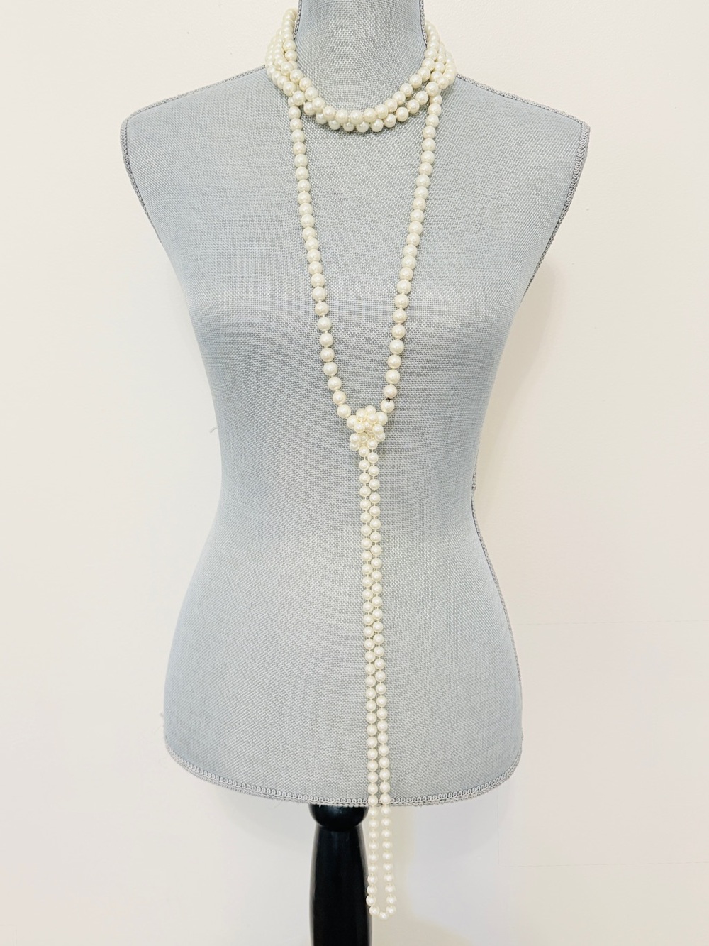 Ivory Faux Pearl Lariat Necklace Jazz Flapper Age Style Costume Jewelry